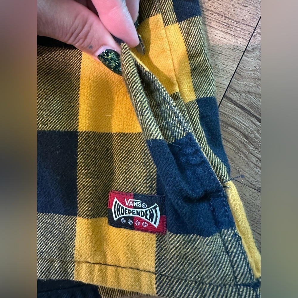 Vans X Independent Men’s Yellow & Navy Zippered Flannel. Size Small. - Picture 3 of 8